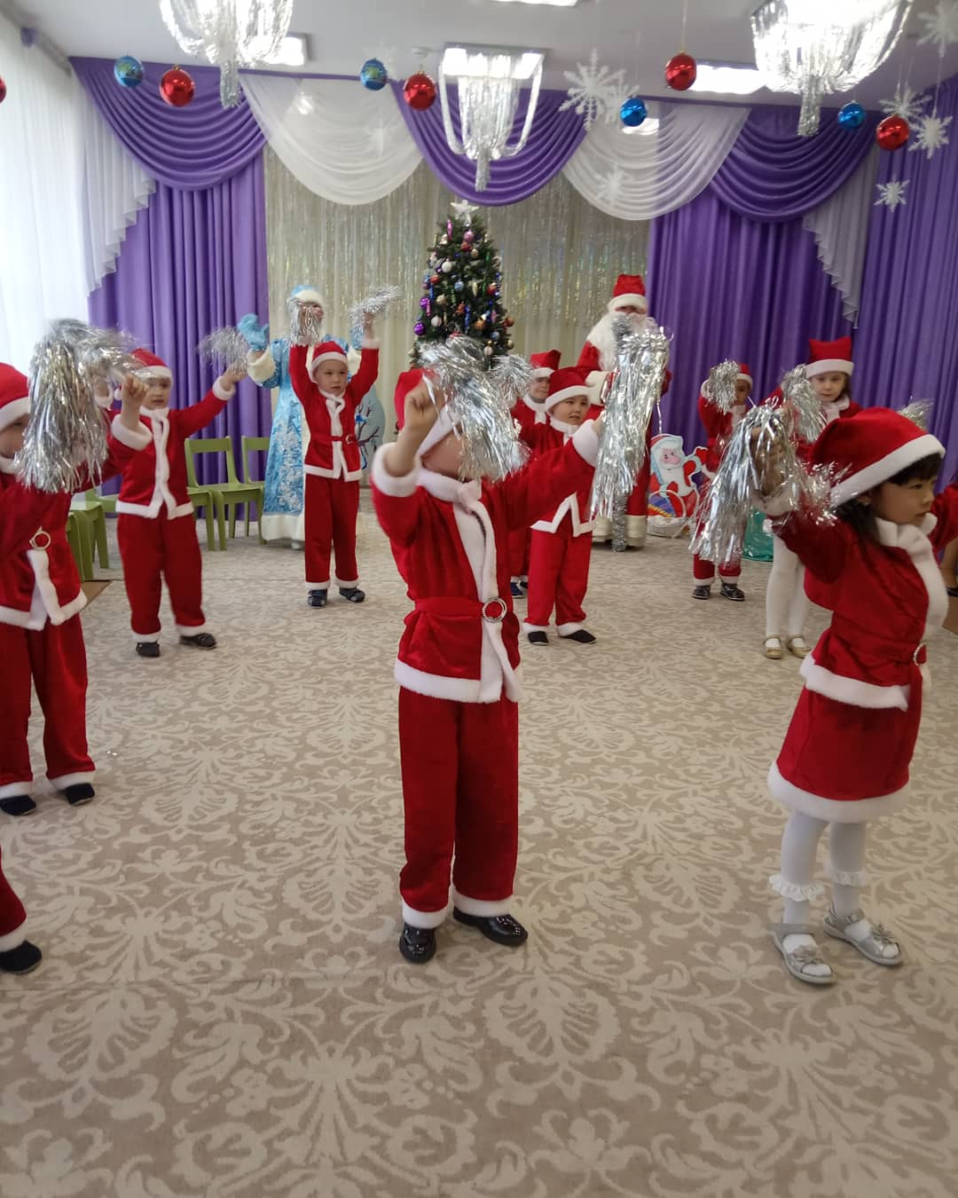"Здравствуй новый год"